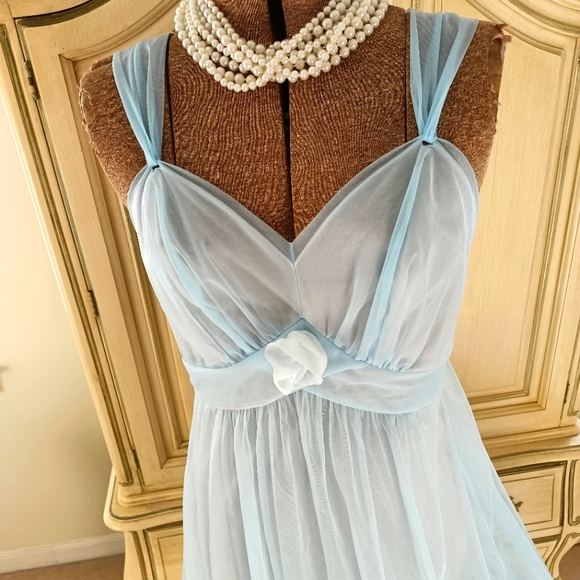 ADORABLE VINTAGE "VANITY FAIR" BLUE OMBRE DOUBLE NYLON CHIFFON NIGHTGOWN! - Picture 6 of 15